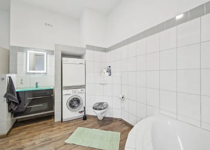 Yello Homes - Loft - Airport & Messe 6 Betten & Wifi *