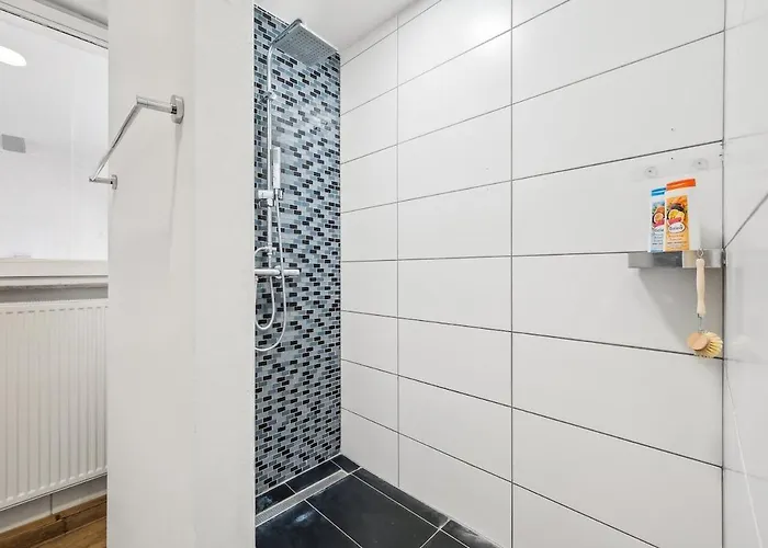Yello Homes - Loft - Airport & Messe 6 Betten & Wifi Appartement