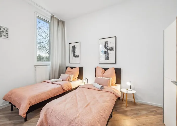 Yello Homes - Loft - Airport & Messe 6 Betten & Wifi Nuremberg