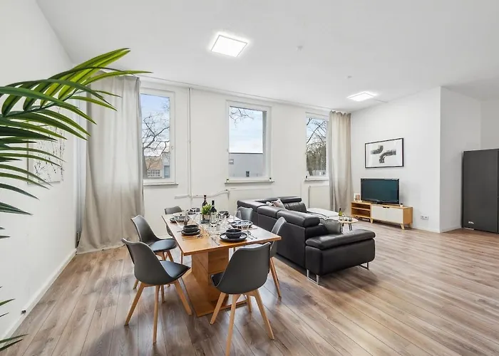 Yello Homes - Loft - Airport & Messe 6 Betten & Wifi Appartement