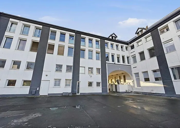 Yello Homes - Loft - Airport & Messe 6 Betten & Wifi