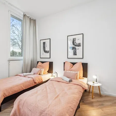 Yello Homes - Loft - Airport & Messe 6 Betten & Wifi نورنبيرغ