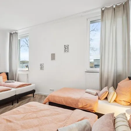 Yello Homes - Loft - Airport & Messe 6 Betten & Wifi Lejlighed Nürnberg