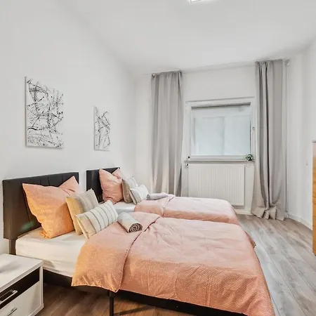 Yello Homes - Loft - Airport & Messe 6 Betten & Wifi نورنبيرغ