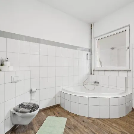 شقة Yello Homes - Loft - Airport & Messe 6 Betten & Wifi *