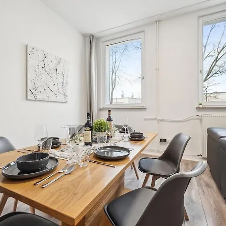 Yello Homes - Loft - Airport & Messe 6 Betten & Wifi * Nürnberg